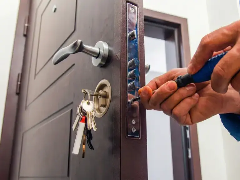 Porta blindada em Nova Friburgo – instalação e manutenção